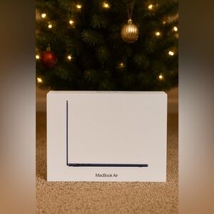 Apple - MacBook Air 13-inch Laptop - Apple M2 chip (MC7X4LL/A